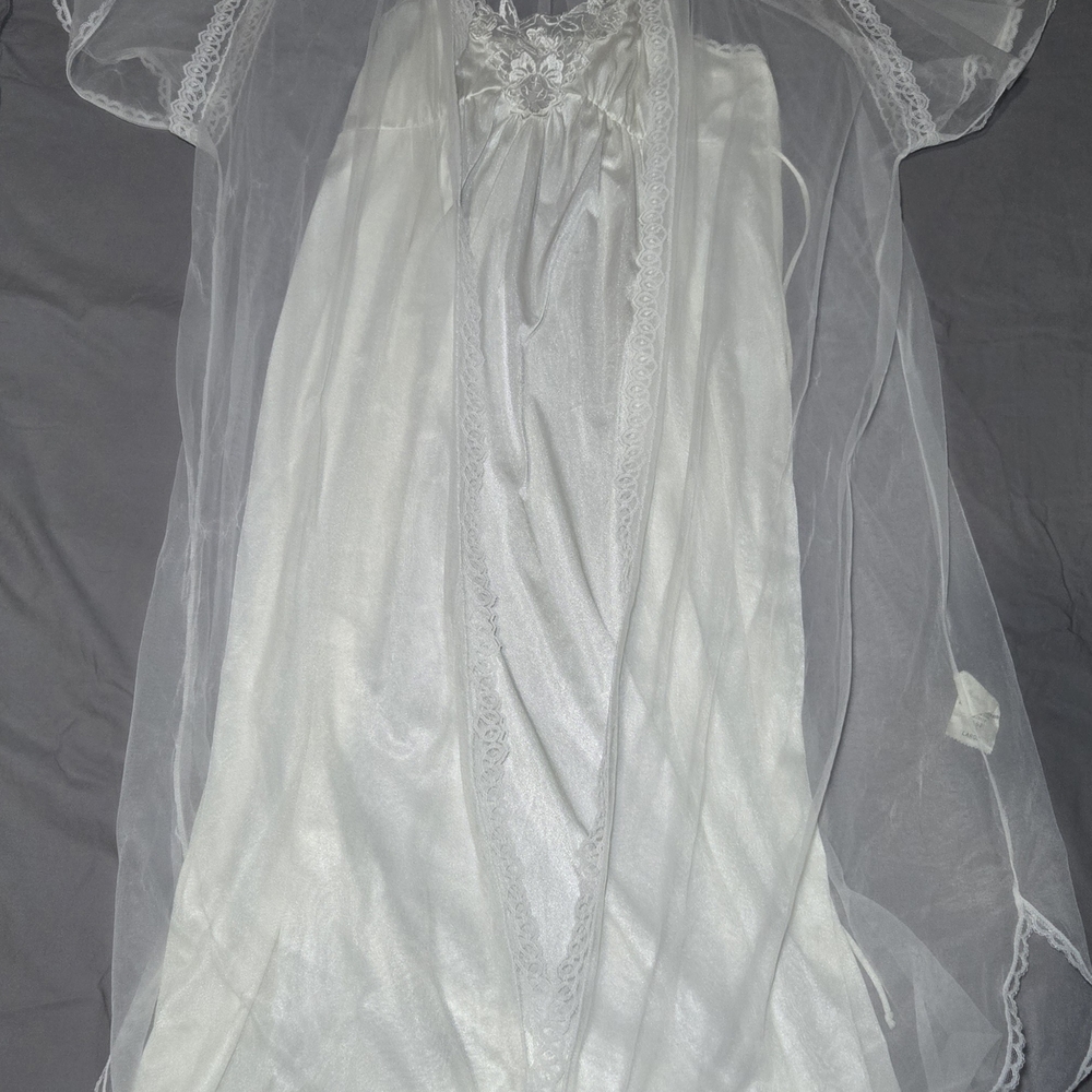 Sheer White Lace Chemise, nightdress size M, bed exit size L